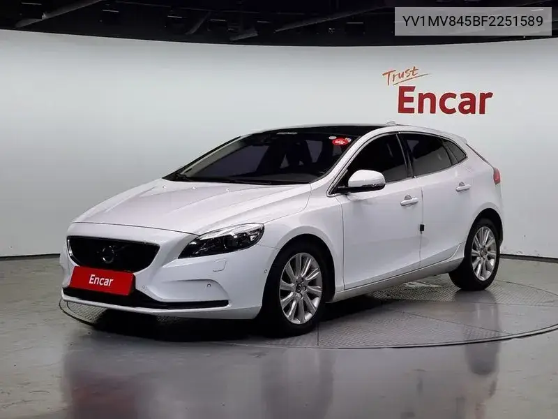 V40 D2 2Nd Generation VIN: YV1MV845BF2251589 Lot: 40044159