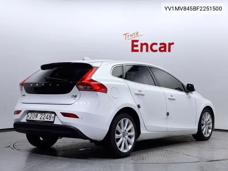 Volvo V40 Ii D2, 2015 VIN: YV1MV845BF2251500 Lot: 40091126