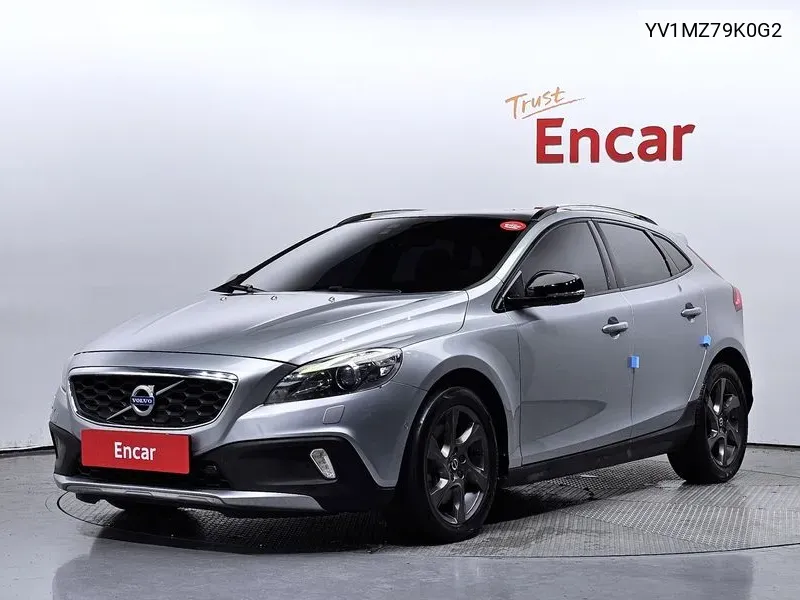 Volvo V40 Cross Country D3 VIN: YV1MZ79K0G2 Lot: 38156950