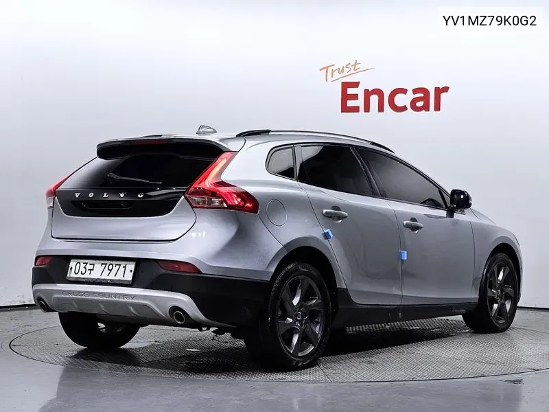 Volvo V40 Cross Country D3 VIN: YV1MZ79K0G2 Lot: 38156950