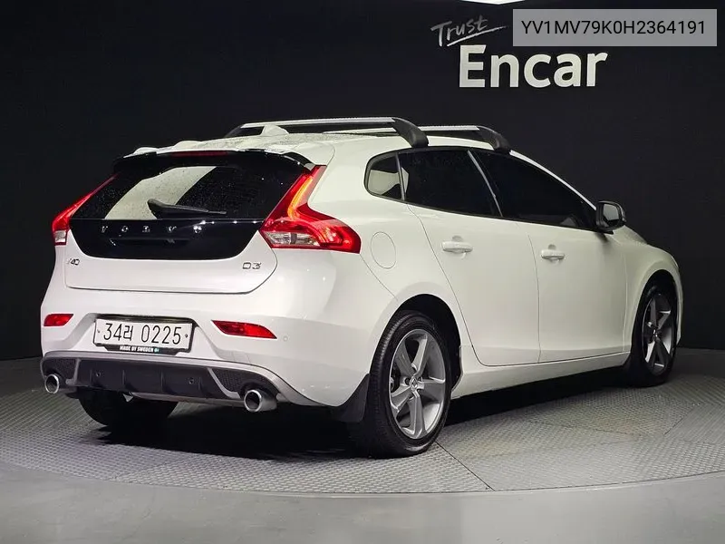 V40 D3 2Nd Generation VIN: YV1MV79K0H2364191 Lot: 38348526
