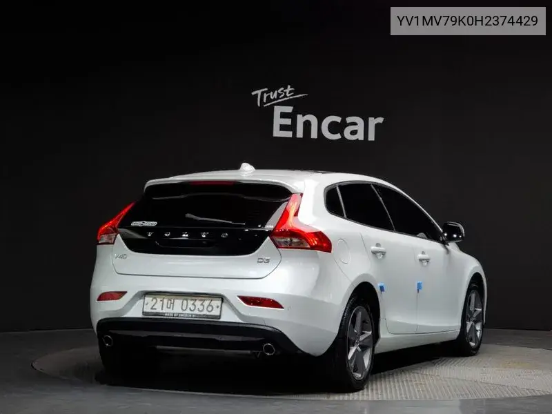 V40 D3 2Nd Generation VIN: YV1MV79K0H2374429 Lot: 39386888