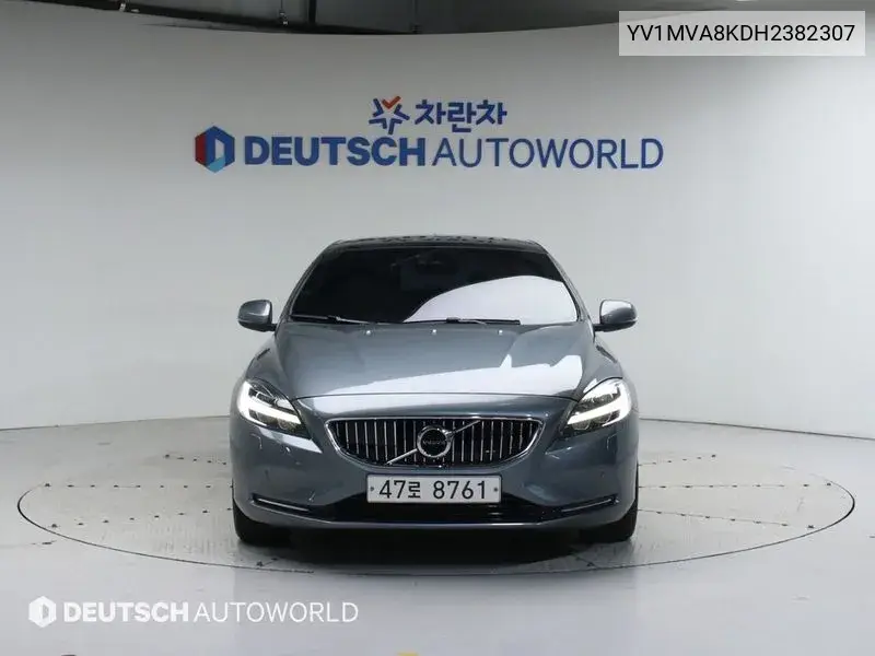 V40 D4 2Nd Generation VIN: YV1MVA8KDH2382307 Lot: 39563847