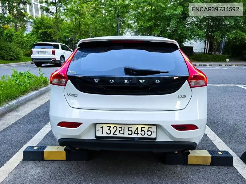 V40 D3 2Nd Generation VIN: ENCAR39734592 Lot: 39734592