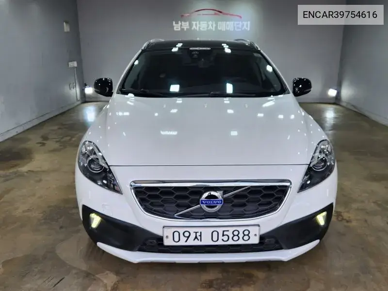 V40 Cross Country D3 VIN: ENCAR39754616 Lot: 39754616