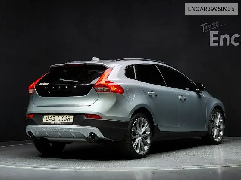 V40 Cross Country T5 Awd VIN: ENCAR39958935 Lot: 39958935