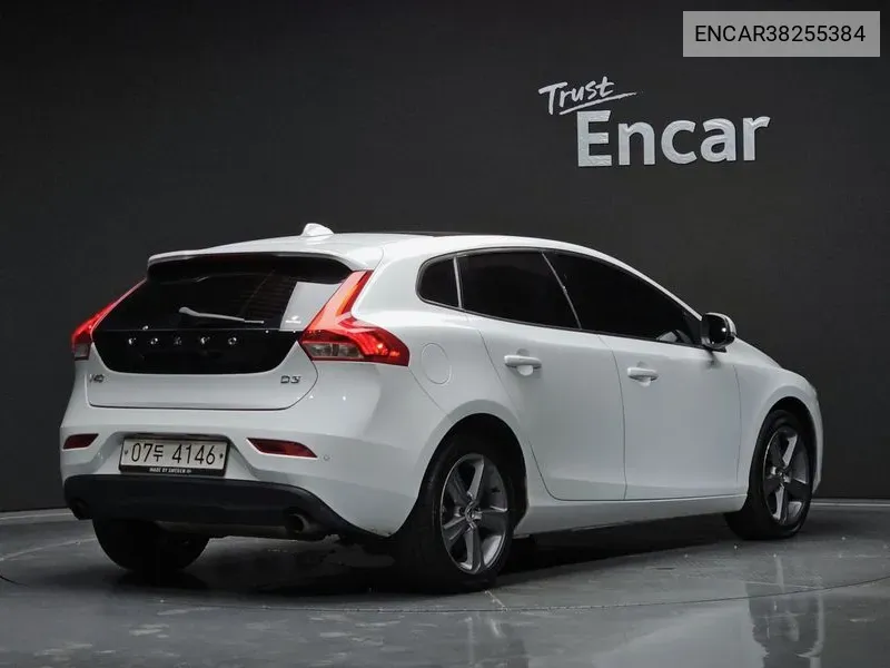 V40 D3 2Nd Generation VIN: ENCAR38255384 Lot: 38255384