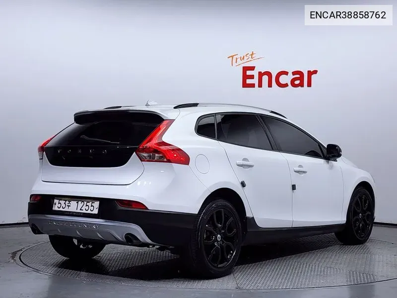 V40 Cross Country D3 VIN: ENCAR38858762 Lot: 38858762