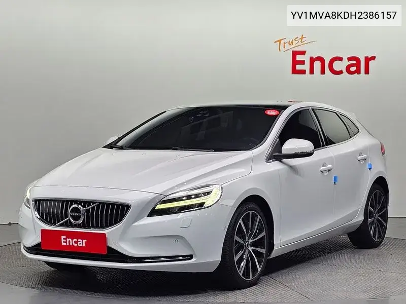 V40 D4 2Nd Generation VIN: YV1MVA8KDH2386157 Lot: 39318362
