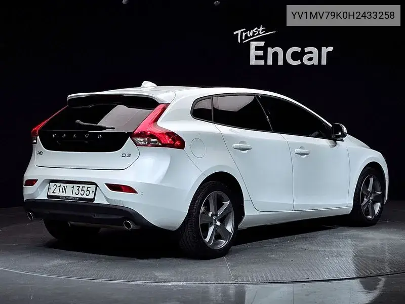 V40 D3 2Nd Generation VIN: YV1MV79K0H2433258 Lot: 39701584