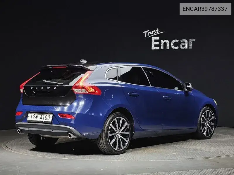 V40 D4 2Nd Generation VIN: ENCAR39787337 Lot: 39787337