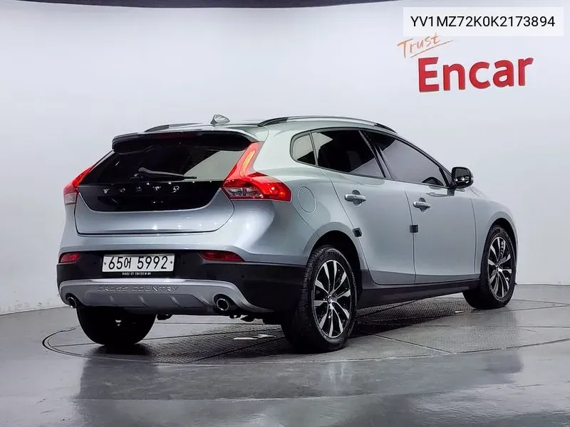 Volvo V40 Cross Country D3 VIN: YV1MZ72K0K2173894 Lot: 38086234