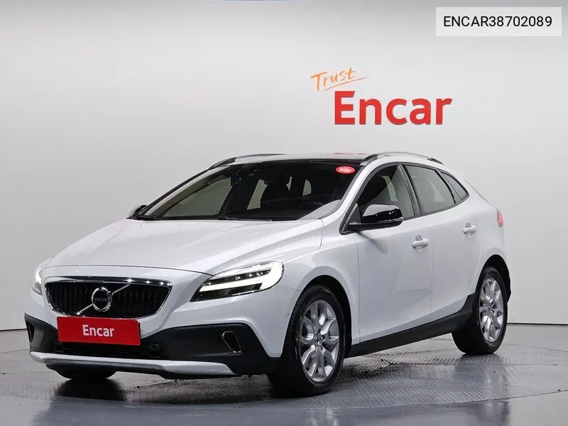 V40 Cross Country D3 VIN: ENCAR38702089 Lot: 38702089