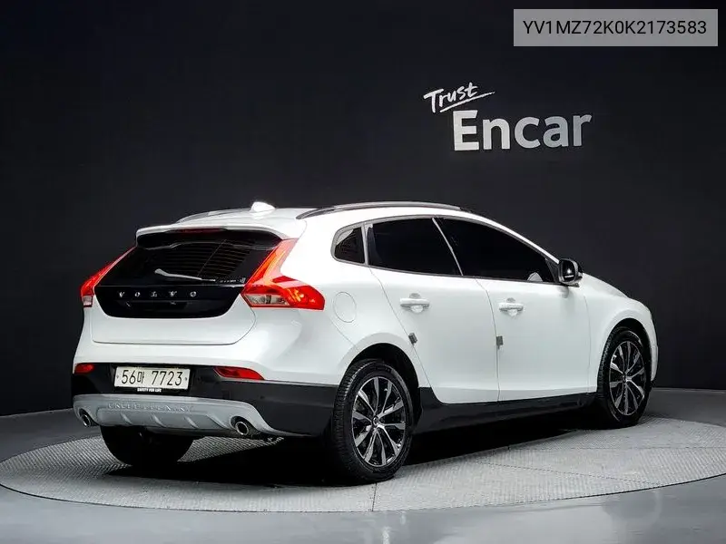 V40 Cross Country D3 VIN: YV1MZ72K0K2173583 Lot: 39276175