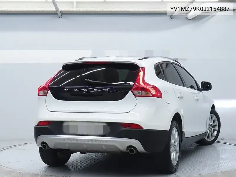 V40 D4 2Nd Generation VIN: YV1MZ79K0J2154887 Lot: 39432169
