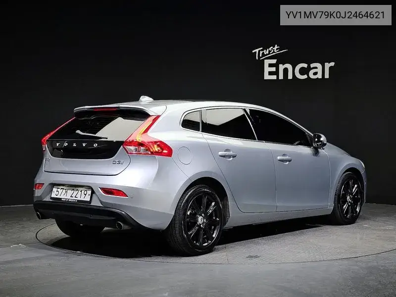 V40 D3 2Nd Generation VIN: YV1MV79K0J2464621 Lot: 39514839