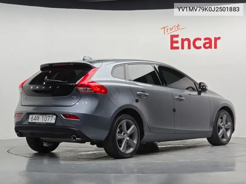 V40 D3 2Nd Generation VIN: YV1MV79K0J2501883 Lot: 39982564