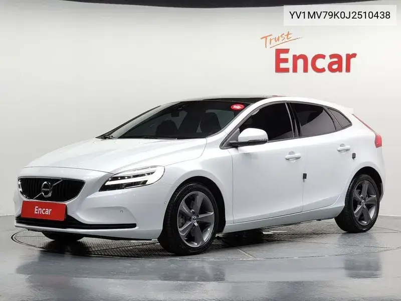 V40 D3 2Nd Generation VIN: YV1MV79K0J2510438 Lot: 40049071
