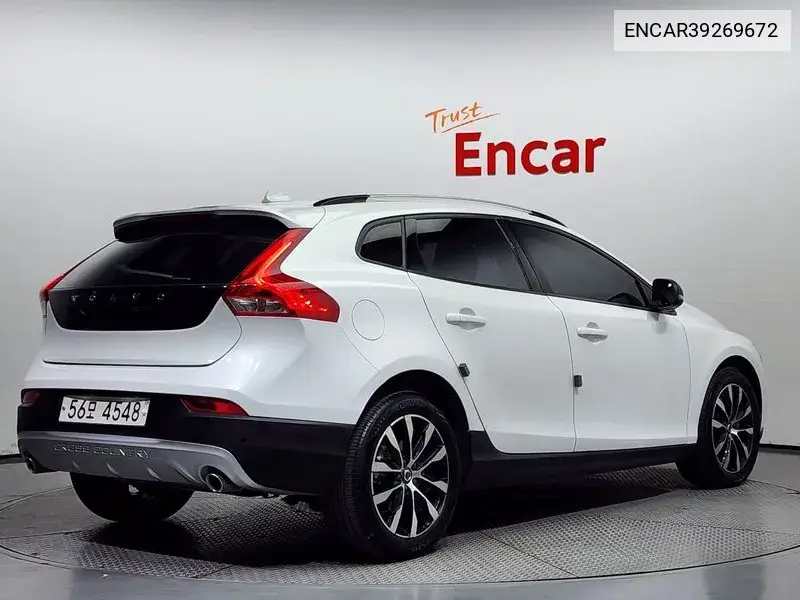 V40 Cross Country D3 VIN: ENCAR39269672 Lot: 39269672