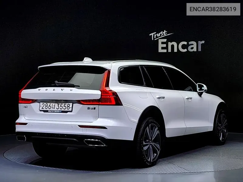 Volvo V60 Cross Country 2Nd Generation B5 Pro Awd VIN: ENCAR38283619 Lot: 38283619