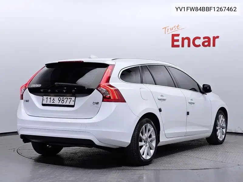 V60 D2 1St Generation VIN: YV1FW84BBF1267462 Lot: 39254733