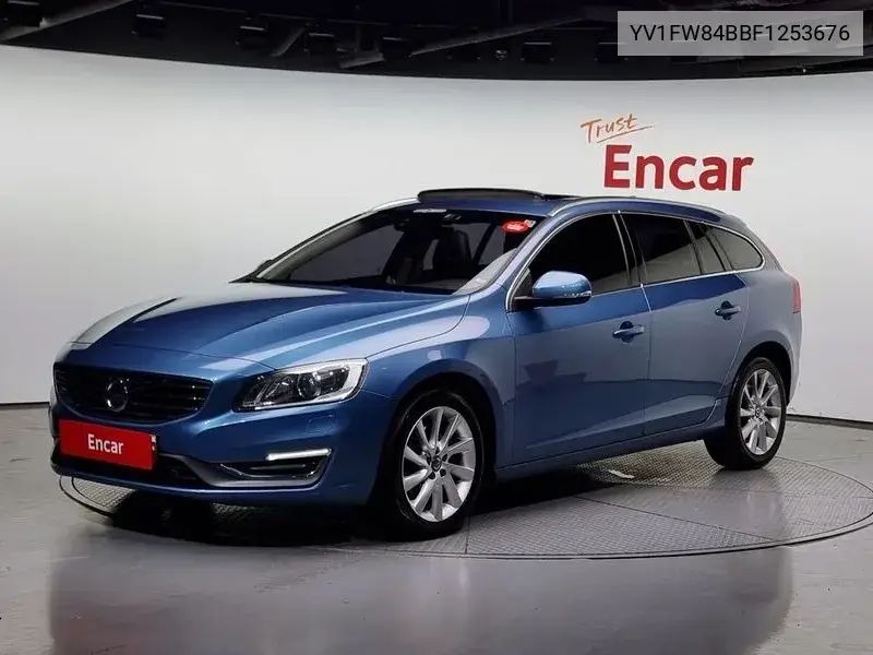 V60 D2 1St Generation VIN: YV1FW84BBF1253676 Lot: 39682825