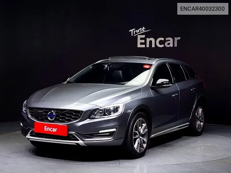 V60 Cross Country D4 VIN: ENCAR40032300 Lot: 40032300