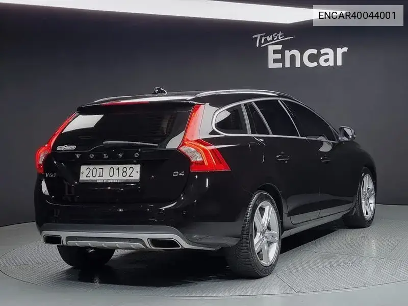 V60 D4 1St Generation VIN: ENCAR40044001 Lot: 40044001