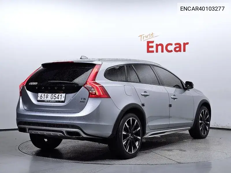 V60 Cross Country T5 Awd VIN: ENCAR40103277 Lot: 40103277
