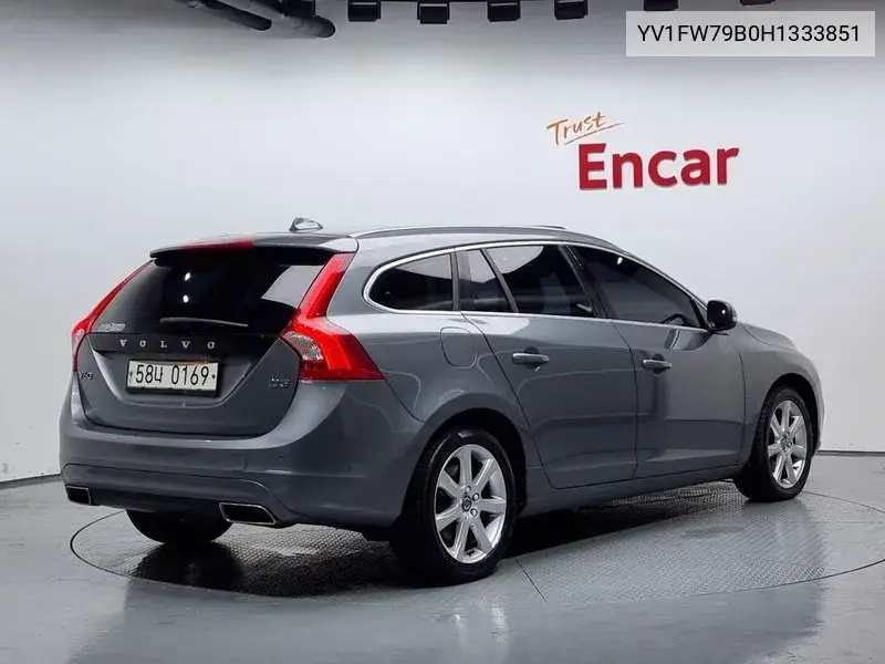 V60 D3 1St Generation VIN: YV1FW79B0H1333851 Lot: 40140288