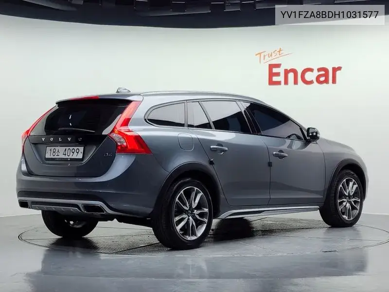 V60 Cross Country D4 VIN: YV1FZA8BDH1031577 Lot: 39295954