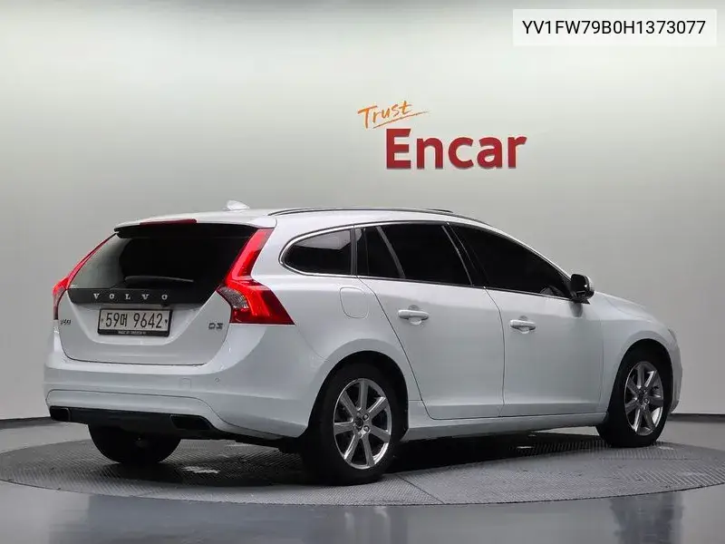 V60 D3 1St Generation VIN: YV1FW79B0H1373077 Lot: 39899676