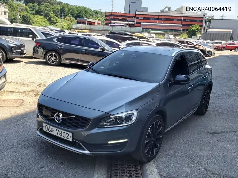 V60 Cross Country D4 Awd VIN: ENCAR40064419 Lot: 40064419
