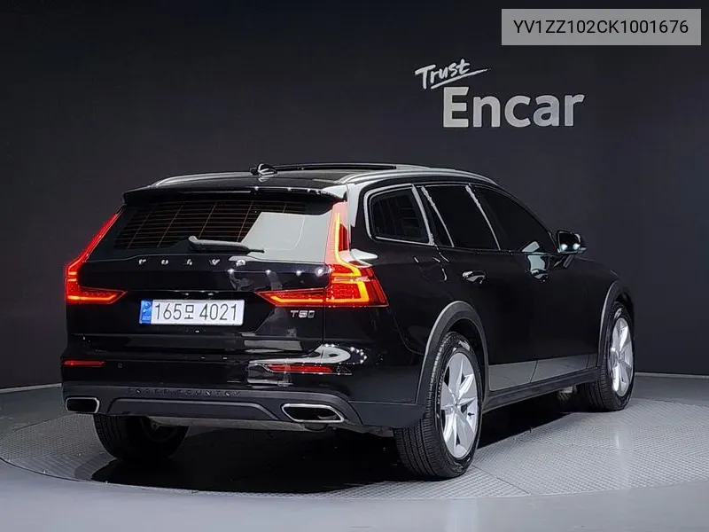 V60 Cross Country 2Nd Generation T5 Awd VIN: YV1ZZ102CK1001676 Lot: 38554430
