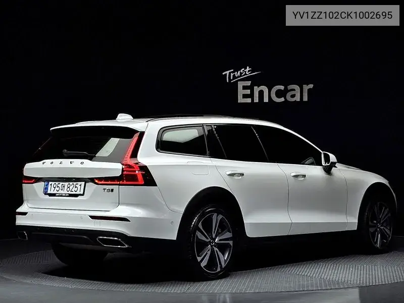 V60 Cross Country 2Nd Generation T5 Pro Awd VIN: YV1ZZ102CK1002695 Lot: 39190728
