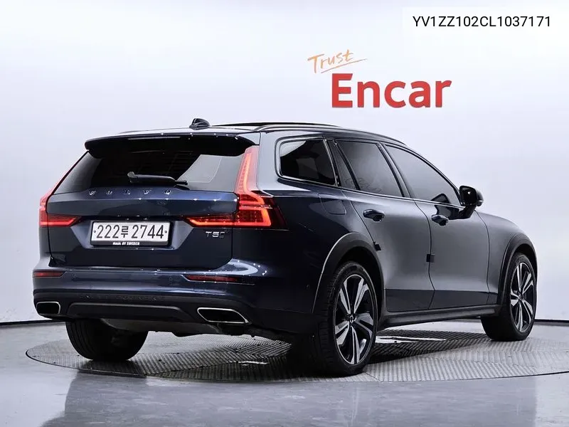 Volvo V60 Cross Country 2Nd Generation T5 Pro Awd VIN: YV1ZZ102CL1037171 Lot: 38033819