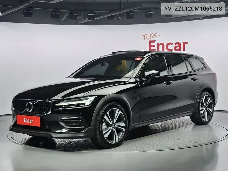 Volvo V60 Cross Country 2Nd Generation B5 Pro Awd VIN: YV1ZZL12CM1065218 Lot: 38230210