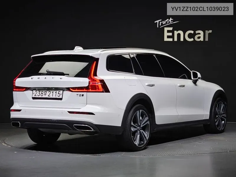V60 Cross Country 2Nd Generation T5 Pro Awd VIN: YV1ZZ102CL1039023 Lot: 38349018