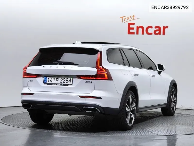 V60 Cross Country 2Nd Generation B5 Pro Awd VIN: ENCAR38929792 Lot: 38929792