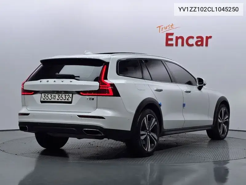 V60 Cross Country 2Nd Generation T5 Pro Awd VIN: YV1ZZ102CL1045250 Lot: 39972697