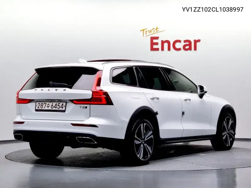 V60 Cross Country 2Nd Generation T5 Pro Awd VIN: YV1ZZ102CL1038997 Lot: 39987698
