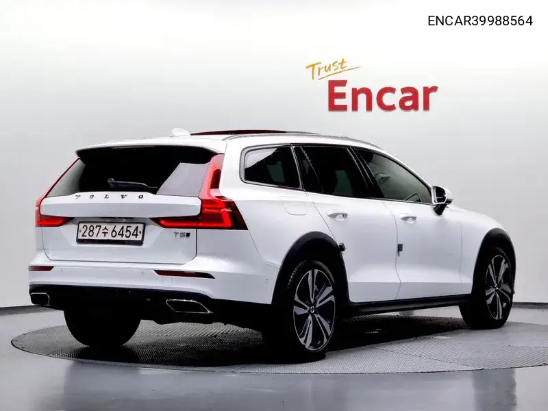 V60 Cross Country 2Nd Generation T5 Pro Awd VIN: ENCAR39988564 Lot: 39988564