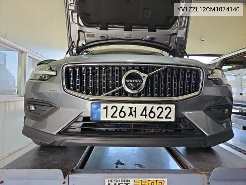 Volvo V60 Cross Country 2Nd Generation B5 Pro Awd VIN: YV1ZZL12CM1074140 Lot: 38099381
