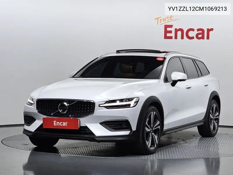 Volvo V60 Cross Country 2Nd Generation B5 Pro Awd VIN: YV1ZZL12CM1069213 Lot: 38428304