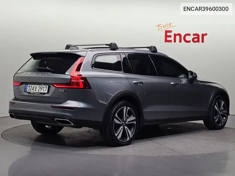 V60 Cross Country 2Nd Generation B5 Pro Awd VIN: ENCAR39600300 Lot: 39600300