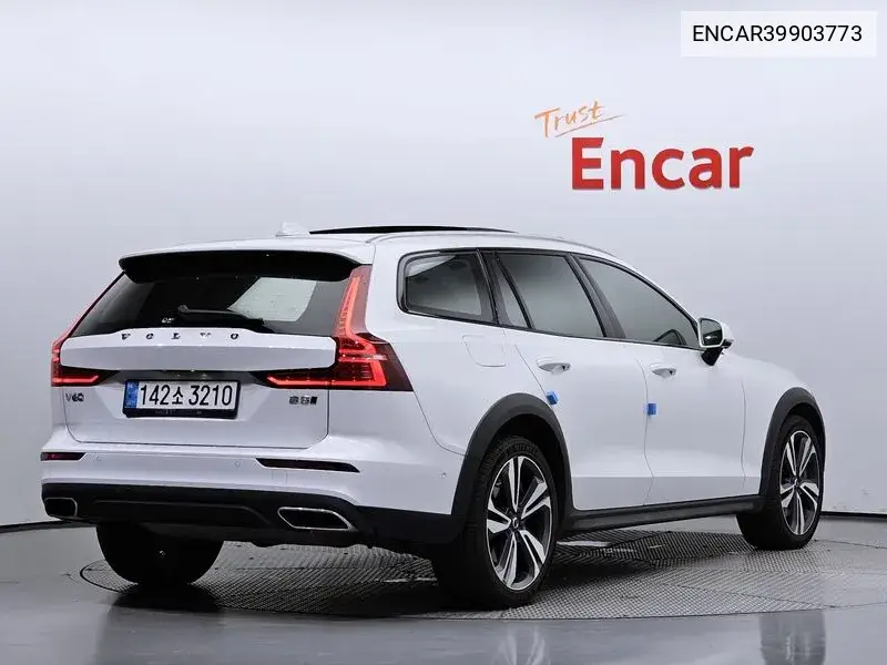 V60 Cross Country 2Nd Generation B5 Pro Awd VIN: ENCAR39903773 Lot: 39903773