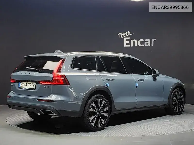 V60 Cross Country 2Nd Generation B5 Pro Awd VIN: ENCAR39995866 Lot: 39995866