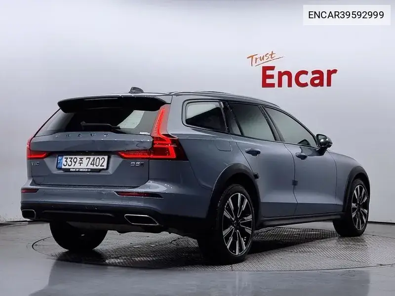 V60 Cross Country 2Nd Generation B5 Pro Awd VIN: ENCAR39592999 Lot: 39592999