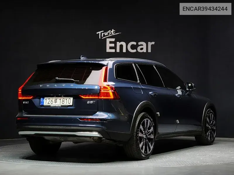 V60 Cross Country 2Nd Generation B5 Ultimate Awd VIN: ENCAR39434244 Lot: 39434244