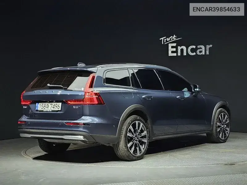 V60 Cross Country 2Nd Generation B5 Ultimate Awd VIN: ENCAR39854633 Lot: 39854633